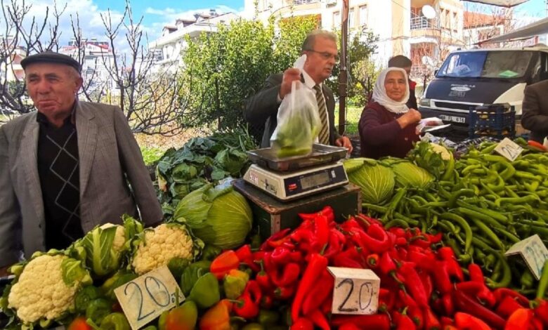 Kiloyla meyve alma devri bitti Vatandaş yarım kilo kaç para diye