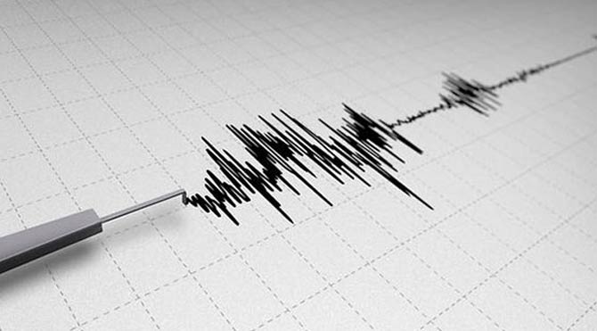 Endonezya'da 6.5 büyüklüğünde deprem