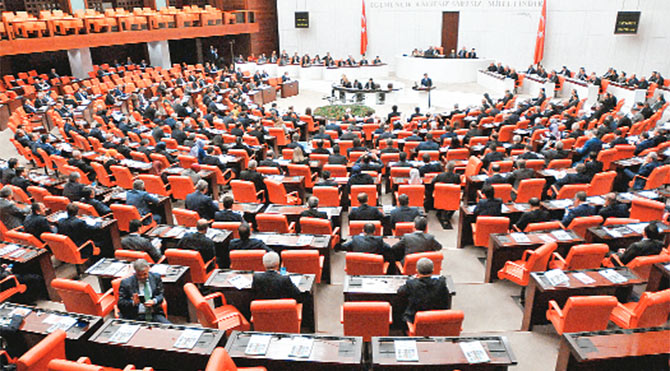 AKP'nin Dokunulmazlık Teklifi Sorunlu Çıktı!