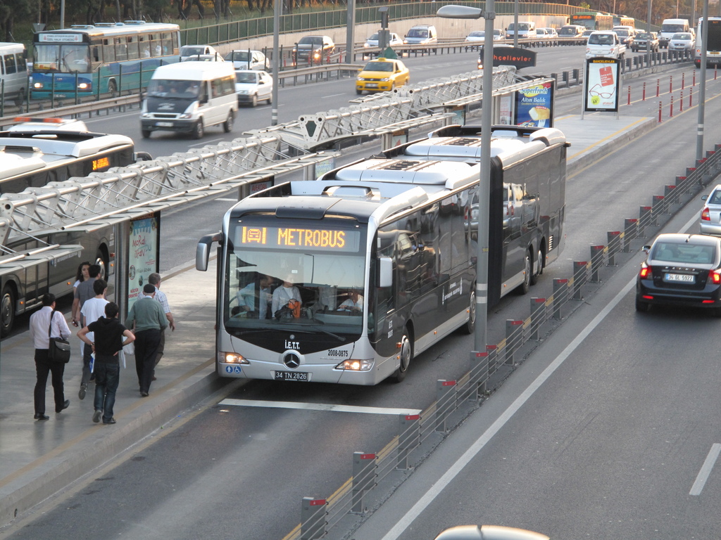 İstanbul'dan Gana'ya Metrobüs!
