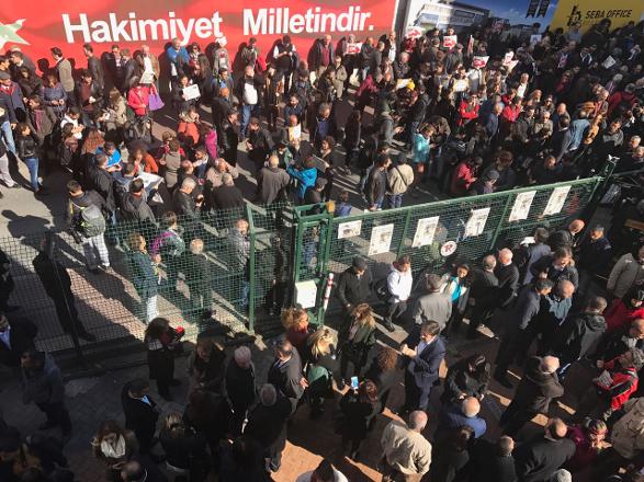 cumhuriyet-gazetesi-eylem-ve-protesto_jurnalci