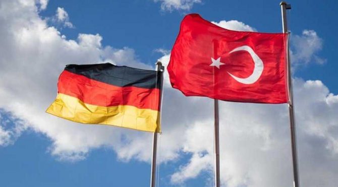 16 bin 200 Türk Alman vatandaşı oldu