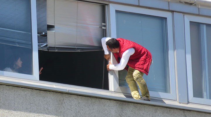 Kadıköy belediyesi'nin binasında intihar girişimi