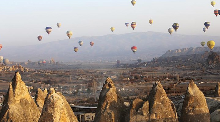Kapadokya'da sıcak hava balonu turları, yine ertelendi