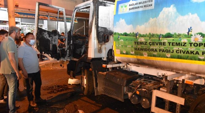 Diyarbakır'da Temizlik aracını silah zoruyla durdurup ateşe verdiler