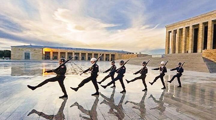 MSB'den tartışma yaratan 'Anıtkabir fotoğrafına' ilişkin Ahmet Hakan'a yapılan açıklama