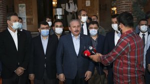 Mustafa Şentop Hacı Bayram'da sabah namazı kıldı