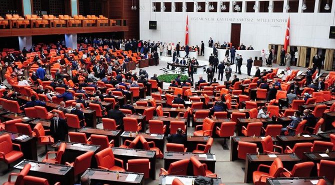 Mustafa Şentop yeniden Meclis Başkanı seçildi