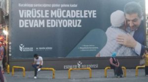 AKP’li Esenler Belediye başkanı Göksu'nun 'koronavirüsle mücadele' afişi tepki çekti