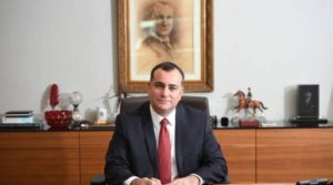Çankaya Belediye Başkanı Alper Taşdelen, makam aracını satışa çıkardı