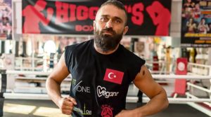 Diyanet'i eleştiren şampiyon boksör Ünsal Arık'a 'kurşun'lu tehdit