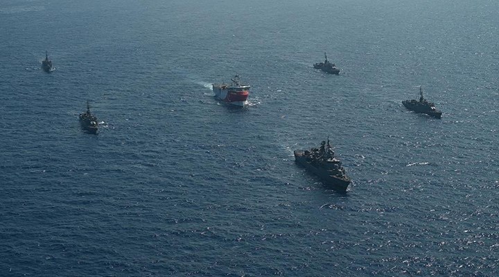Reuters: Yunan ve Türk savaş gemileri arasında 'küçük bir kaza' yaşandı