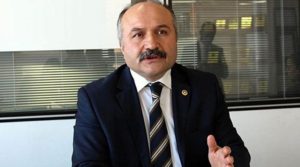 MHP'den ihraç edilen Erhan Usta, İYİ Parti'ye geçiyor