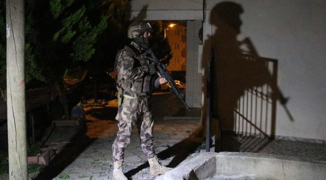 İstanbul’un bir.ok ilçesinde DHKP-C operasyonu: Gözaltılar var