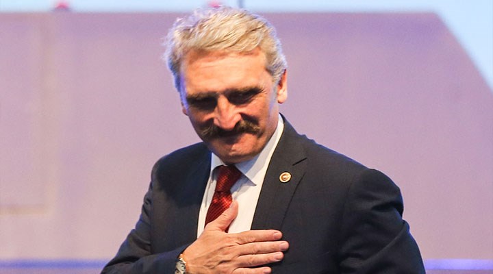 AKP'li Ahmet Hamdi Çamlı, 270 yıllık çeşmenin kitabesine babasının adını yazdırdı