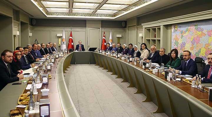 AKP MYK'sı toplanıyor: Gündemde Albayrak’ın istifası var