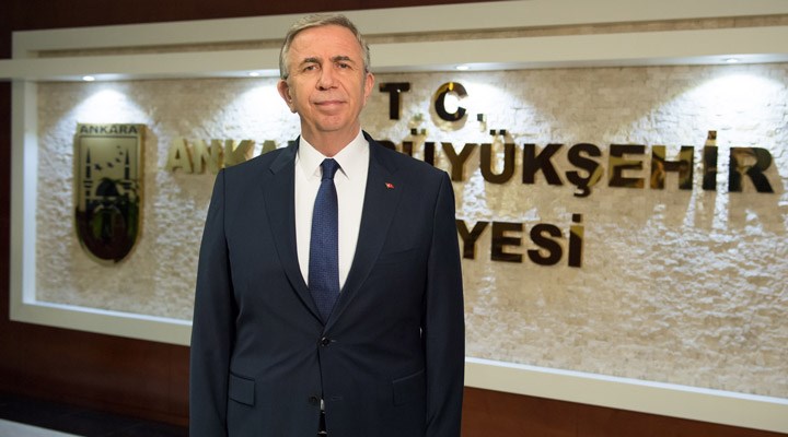 Ankara Büyükşehir Belediyesi'nden pankartlarla proje maliyeti duyurusu
