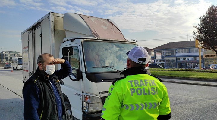 Düzce'de kamyonet sürücüsüne solmuş Türk bayrağı cezası