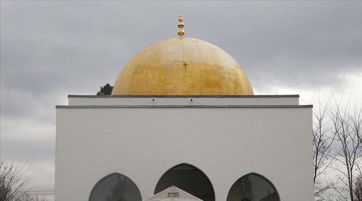 Fransa’da Müslüman Federasyonları ve camilerden Fransız ürünlerini boykot çağrılarına kınama
