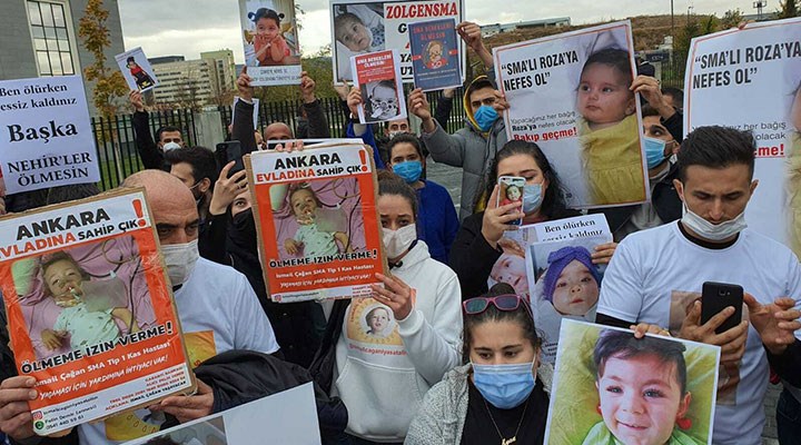 SMA hastalarının aileleri Sağlık Bakanlığı önünde eylem yaptı