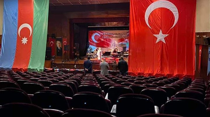AKP'li belediye başkanından şahsına özel tek kişilik konser