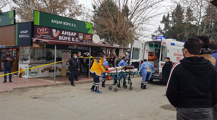 İzmir'de otomobilden taranan büfe'de 1 ölü, 1 yaralı