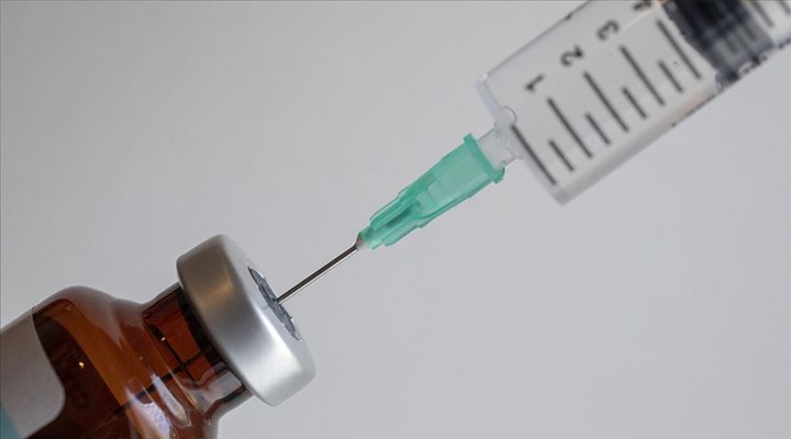 Sağlık çalışanları aşı yönetmeliğindeki değişikliğe tepki gösterdi: Toplumda aşı olmada endişe yaratacak