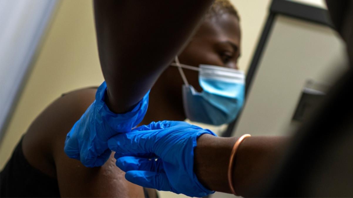 Bilim Kurulu Üyesi Prof. Dr.Ünal: Mutant virüs nedeniyle bir daha aşı yapılması zorunlu hale gelebilir