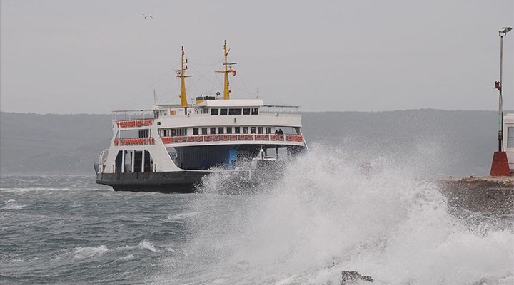 Gökçeada ve Bozcaada feribot seferlerinin tümü iptal edildi