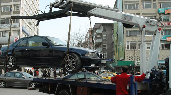İstanbul’da araç çekme ücretine ve Yediemin otopark üzerine zam
