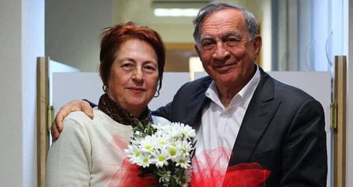 Adana Seyhan Belediye Başkanı'nın eşi koronavirüs nedeniyle yaşamını yitirdi