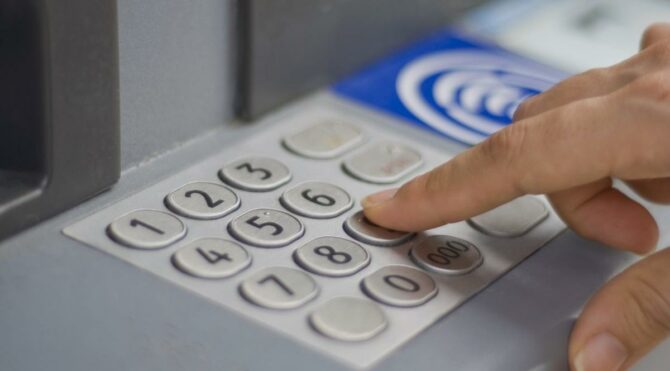 ATM’lere düzenek kurup hesapları boşaltan zanlı yakalandı