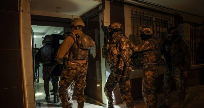 İstanbul'da IŞİD operasyonu: 18 gözaltı