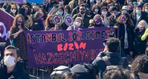 Kadıköy'de İstanbul Sözleşmesi eylemi