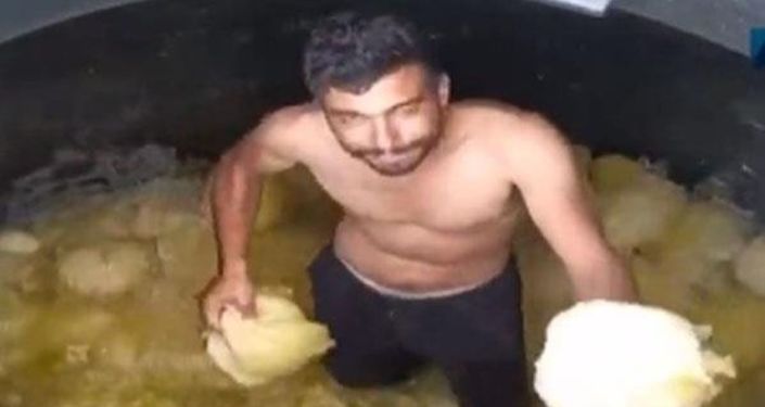 Sosyal medya'da tepki çeken görüntüler: Turşu tankına girdi, dans etti