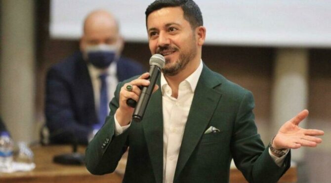 AKP’li eski belediye başkanı, iddialar karşısında AKP’lileri topa tuttu: Size hakkımı helal etmiyorum