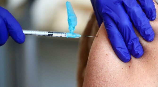 Biontech aşısında 2. doz aşılamanın ertelenmesi tepkiye neden oldu