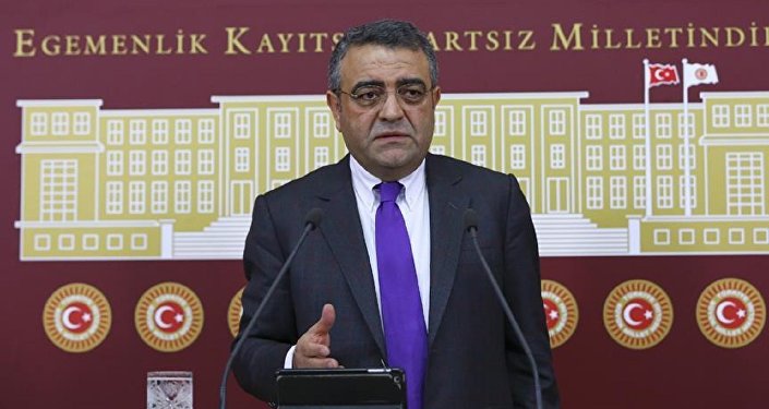 CHP'li Tanrıkulu'nun Erdoğan'a hakaret ettiği iddiasıyla yargılandığı davada "durma kararı"...