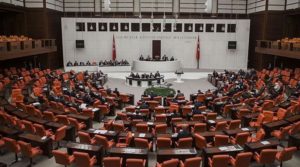 CHP'nin emeklilere 1500 TL ikramiye teklifi, AKP ve MHP'nin oylarıyla reddedildi!