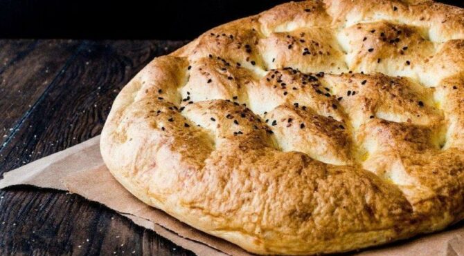 İmamoğlu duyurdu: Halk ekmek büfelerinde ramazan pidesi 1.5 TL