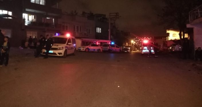 İzmir’de sokak ortasında iki grup arasında silahlı çatışma: 6 yaralı