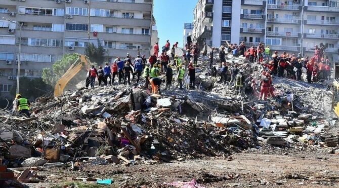 İzmir depremi soruşturmasında 22 kişiye gözaltı
