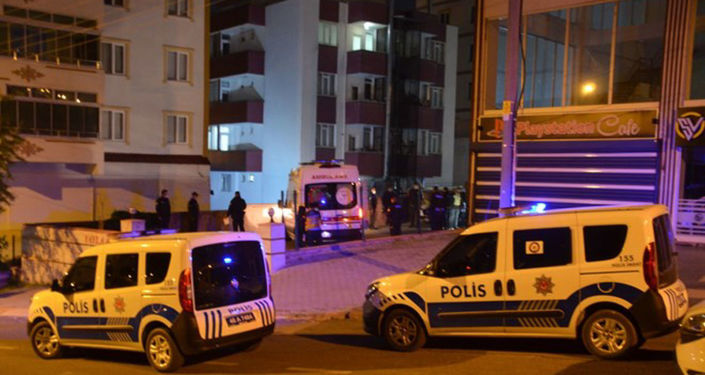 Kahramanmaraş'ta bir kadın yaşadığı apartmanın bahçesinde ölü bulundu
