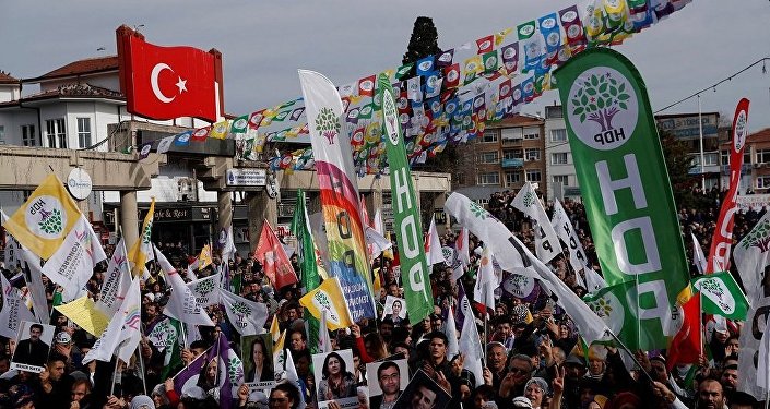 MetroPOLL anketine göre: Seçmenler en çok HDP'ye mesafeli