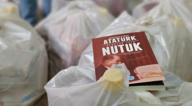 Nutuk’un dağıtımını yasaklayan müdür görevden alındı