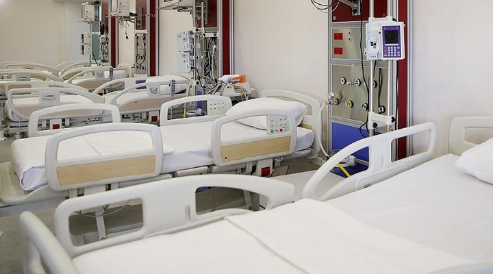 Üst düzey Bakanlık bürokratı, özel hastaneden ‘rica minnetle’ yatak talep etti!