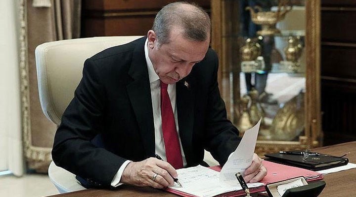 Cumhurbaşkanı Erdoğan imzaladı: Ticaret Bakan Yardımcısı görevden alındı