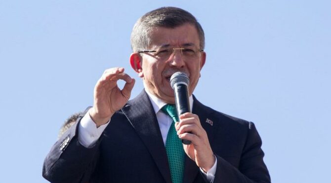 Davutoğlu’ndan Erdoğan’a çağrı: Şartlar oluştu, bir an önce ülkeyi erken seçime götür