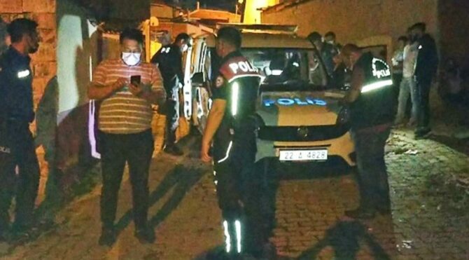 Edirne’de polis aracına saldırı