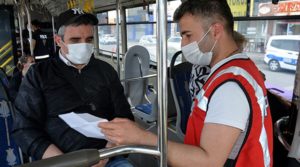 İETT otobüslerindeki yolcuların izin belgeleri kontrol edildi